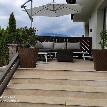 Haus Charlie Hotel Velden am Woerthersee Exterior photo
