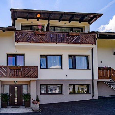 Haus Charlie Hotel Velden am Woerthersee Exterior photo