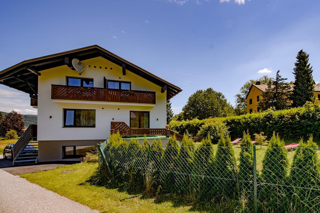 Haus Charlie Hotel Velden am Woerthersee Exterior photo