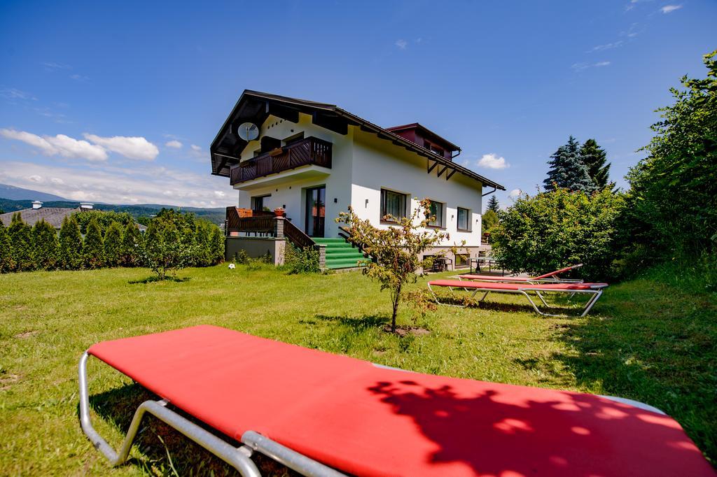 Haus Charlie Hotel Velden am Woerthersee Exterior photo