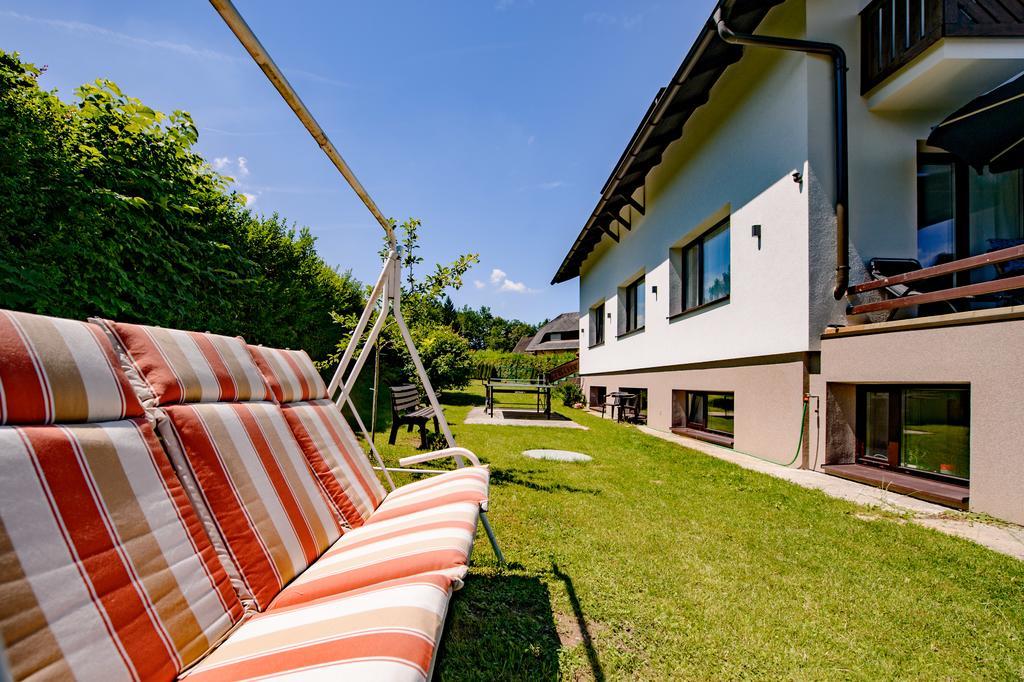 Haus Charlie Hotel Velden am Woerthersee Exterior photo