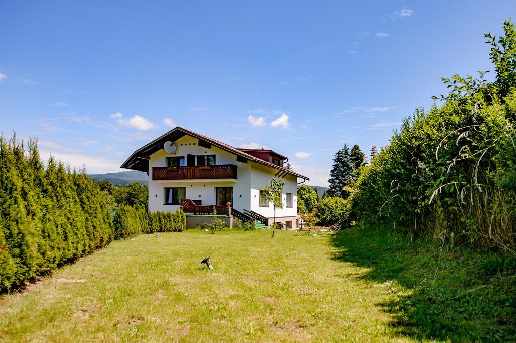 Haus Charlie Hotel Velden am Woerthersee Exterior photo