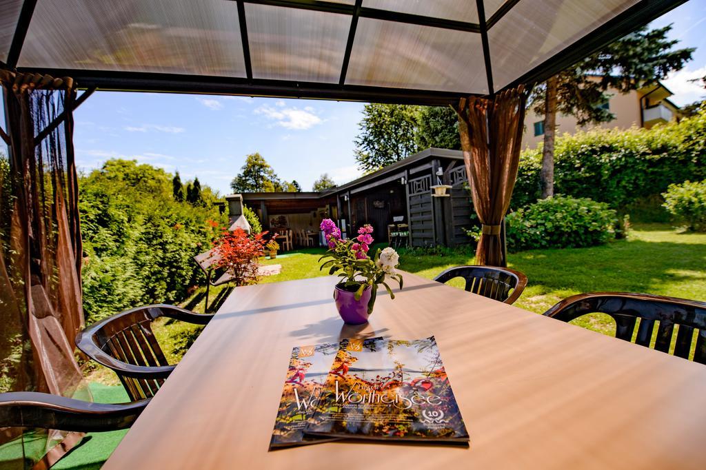 Haus Charlie Hotel Velden am Woerthersee Exterior photo